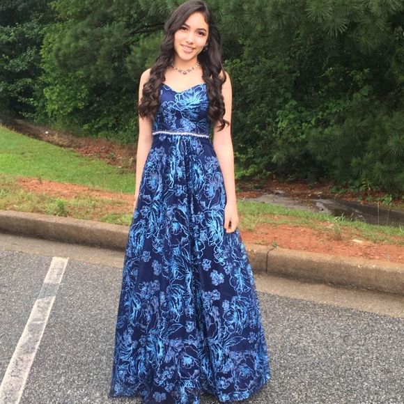 Meet your Posher, Alanys - Picture 1 of 1